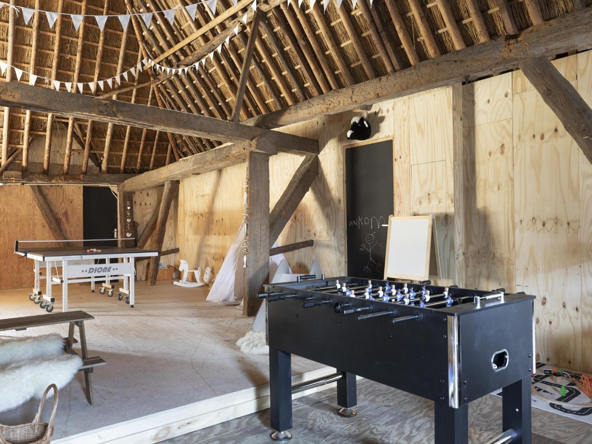 Luxuriously Restored Farmhouse With Trendy Interior Close To Sea And Forest خروت المظهر الخارجي الصورة