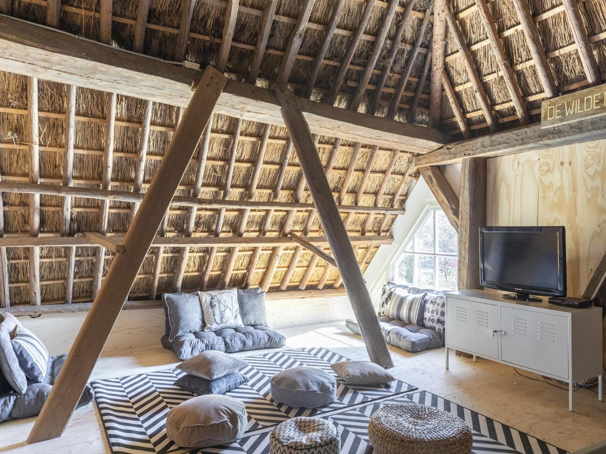 Luxuriously Restored Farmhouse With Trendy Interior Close To Sea And Forest خروت المظهر الخارجي الصورة